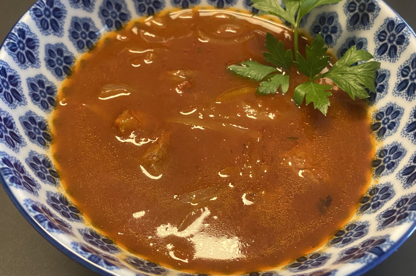 Tomaten-Gulasch-Suppe